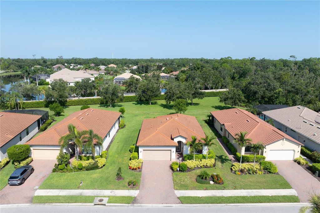 Photo of 5104 Tobermory Way, Bradenton, FL 34211 (MLS # TB8413942)