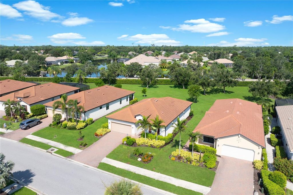 Photo of 5104 Tobermory Way, Bradenton, FL 34211 (MLS # TB8413942)