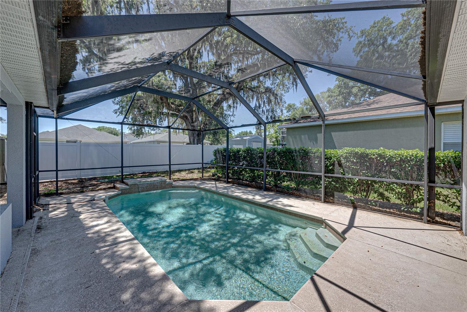 VALRICO LAKE - Residential