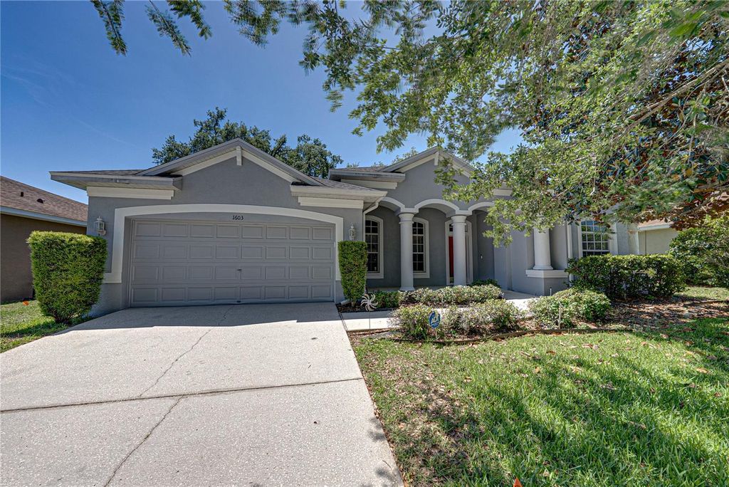 Photo of 1603 Grand Heritage Boulevard, Valrico, FL 33594 (MLS # TB8498301)