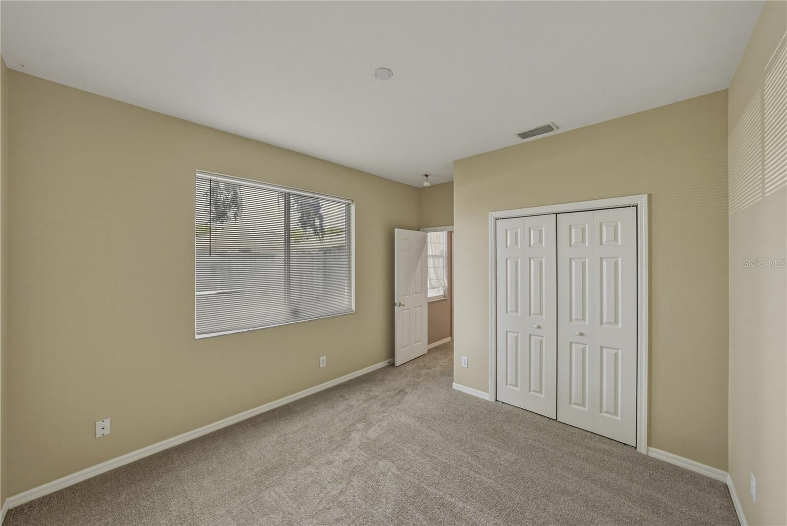 VALRICO LAKE - Residential