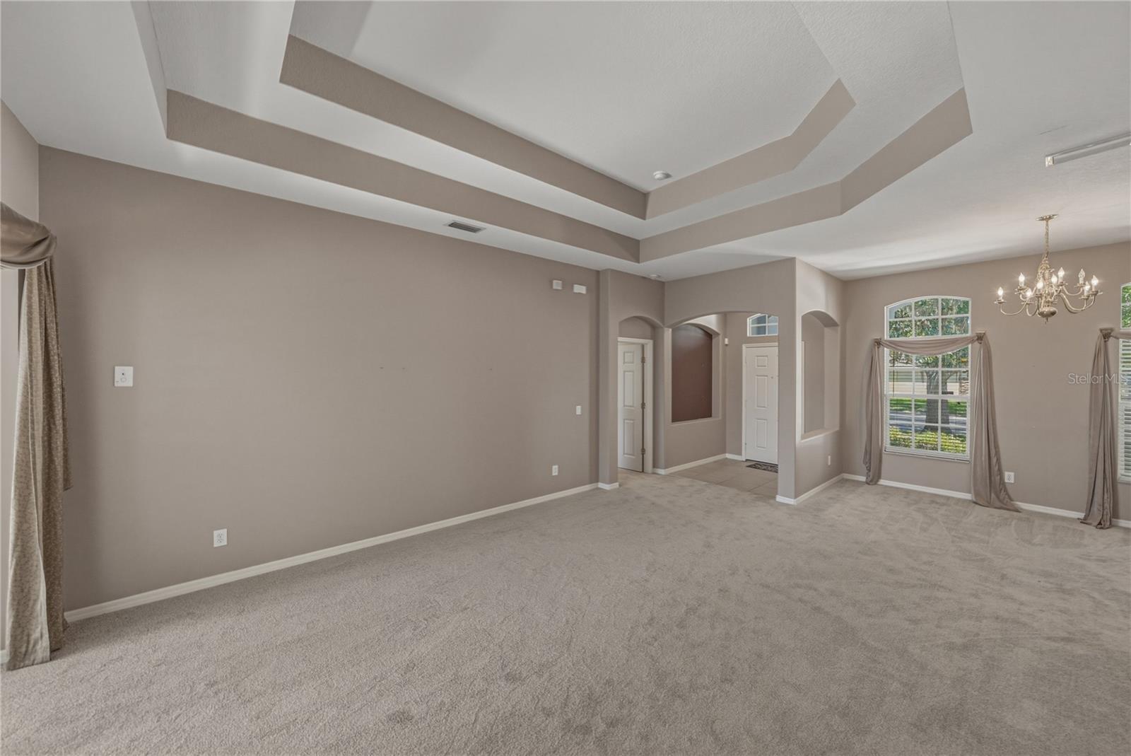 VALRICO LAKE - Residential