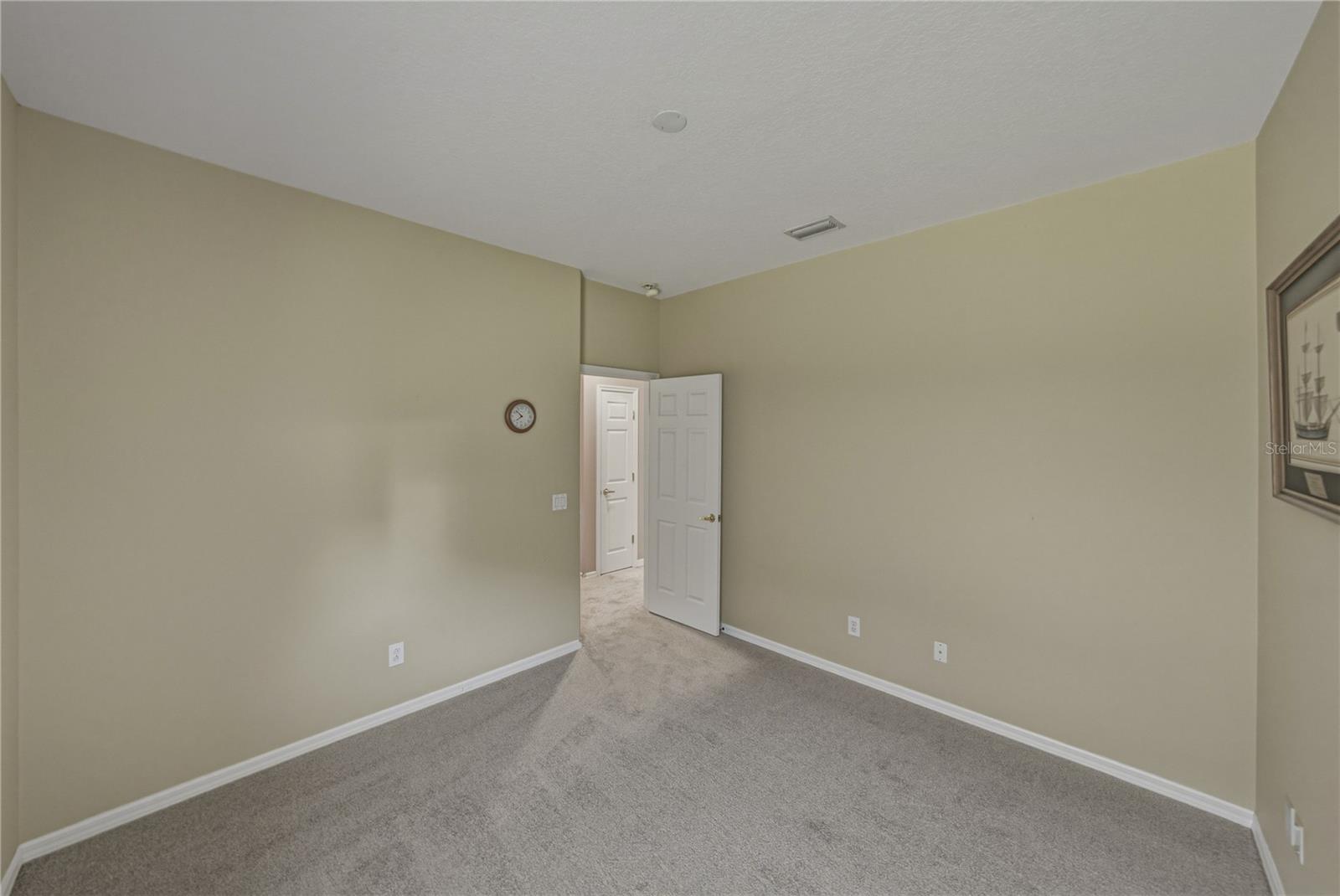 VALRICO LAKE - Residential