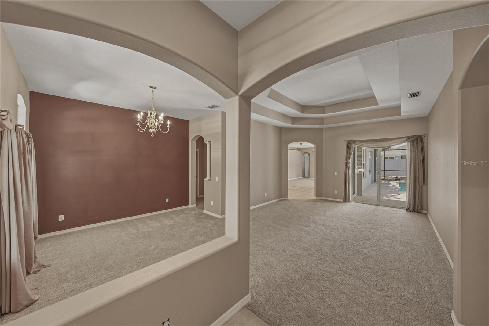 VALRICO LAKE - Residential