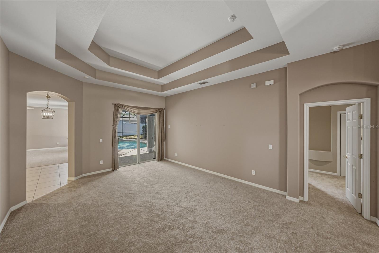 VALRICO LAKE - Residential