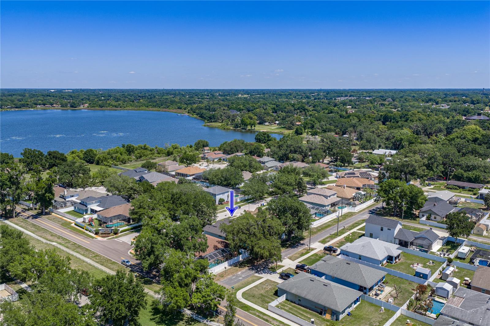 VALRICO LAKE - Residential