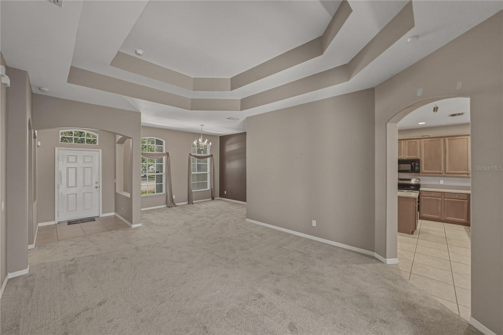 VALRICO LAKE - Residential