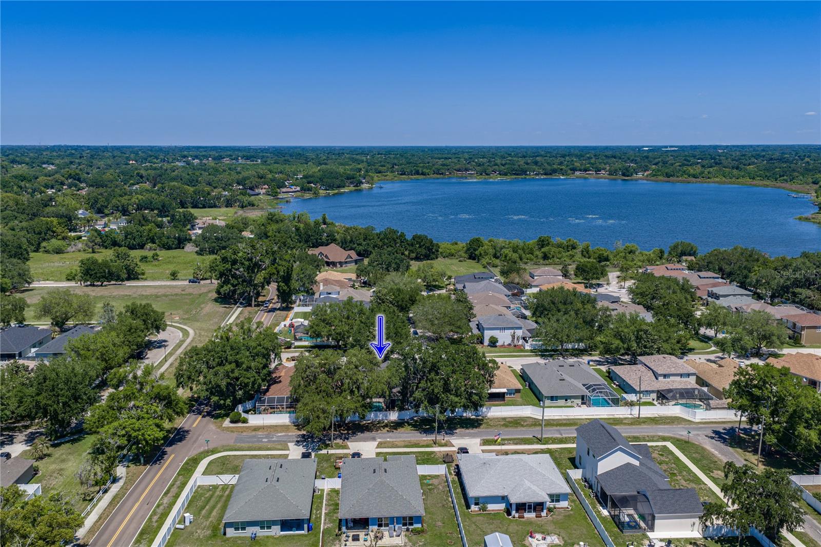 VALRICO LAKE - Residential