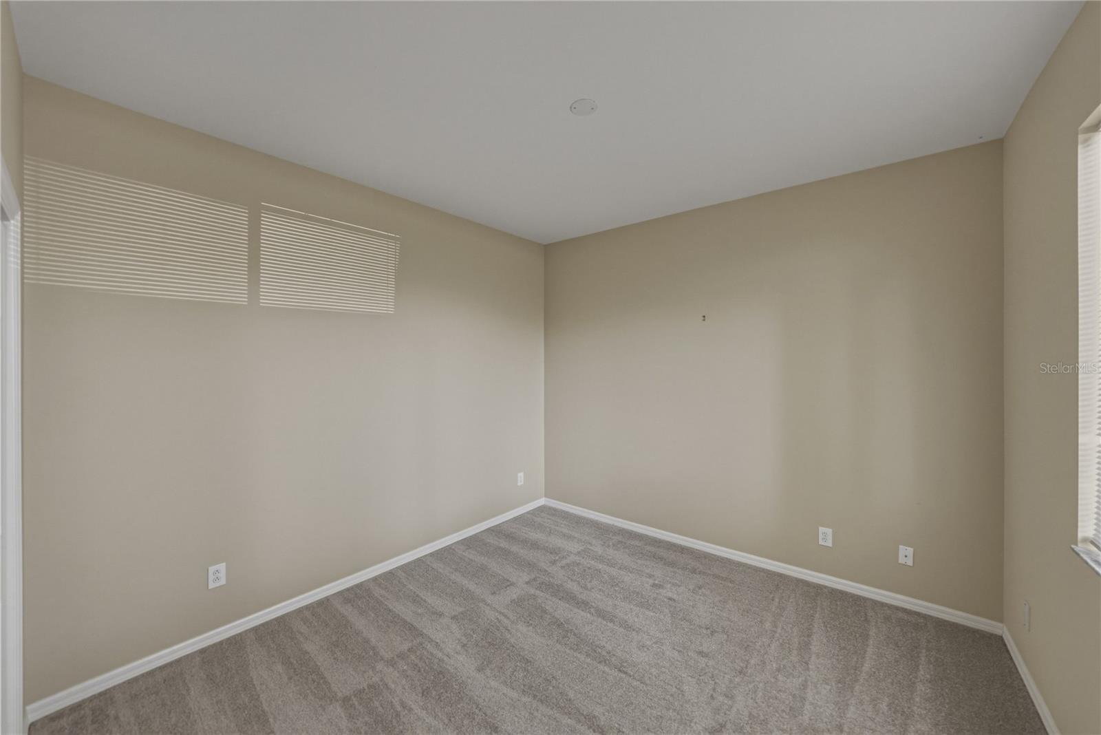 VALRICO LAKE - Residential