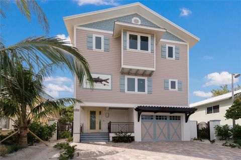 Photo of 2302 Gulf Drive N, Bradenton Beach, FL 34217 (MLS # A4676640)