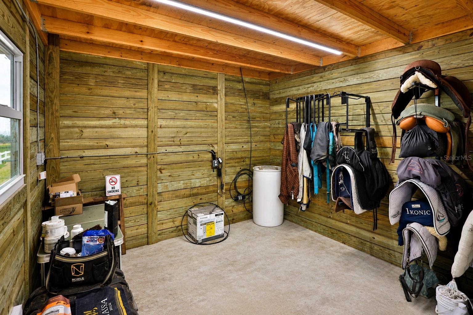 ACREAGE NON SUBDIVISION - Residential