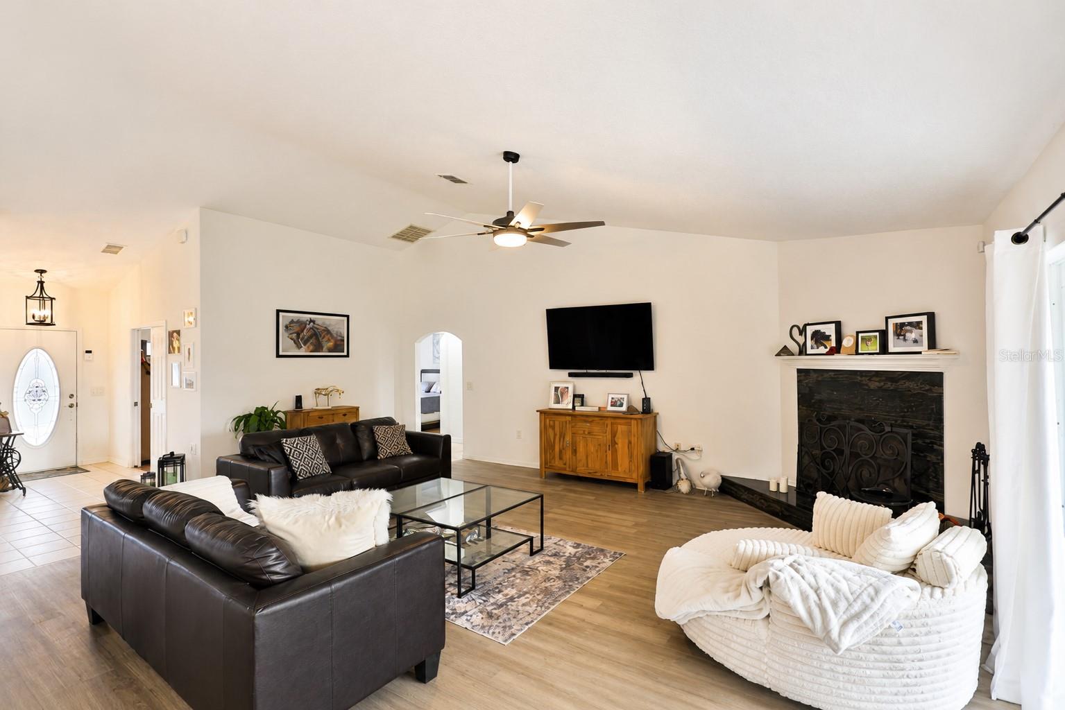 ACREAGE NON SUBDIVISION - Residential
