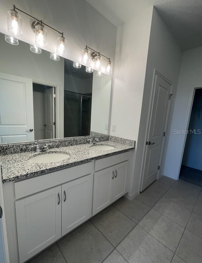 COVERED BRIDGE - Residential Lease