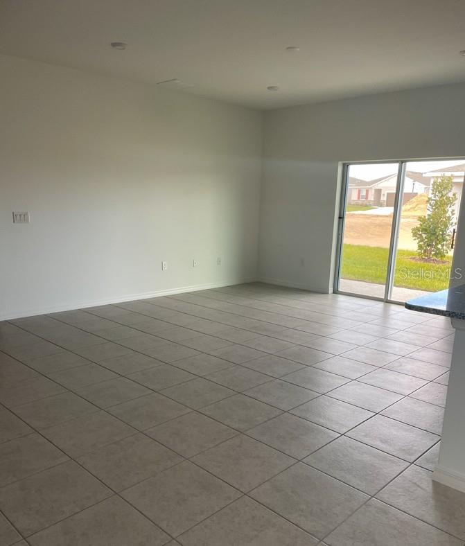 COVERED BRIDGE - Residential Lease