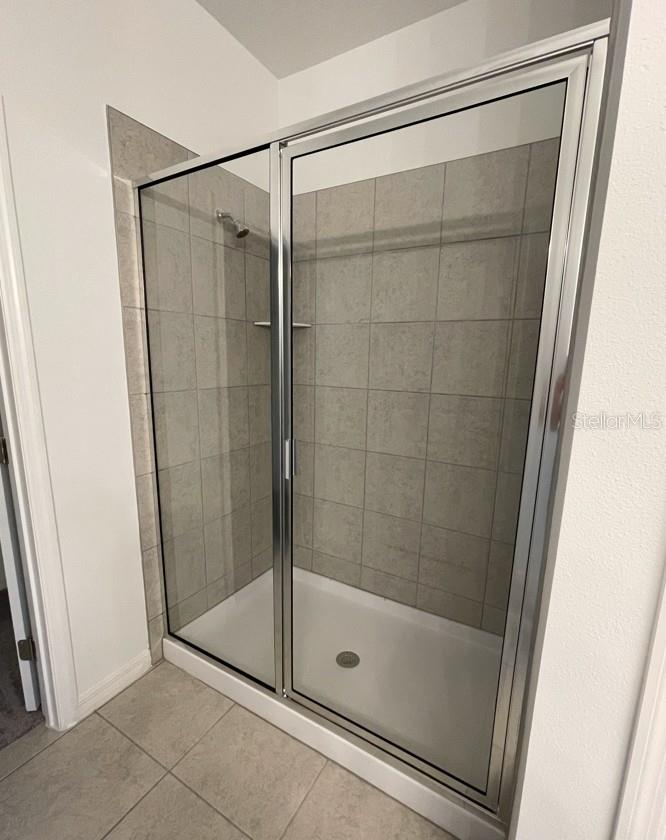 COVERED BRIDGE - Residential Lease