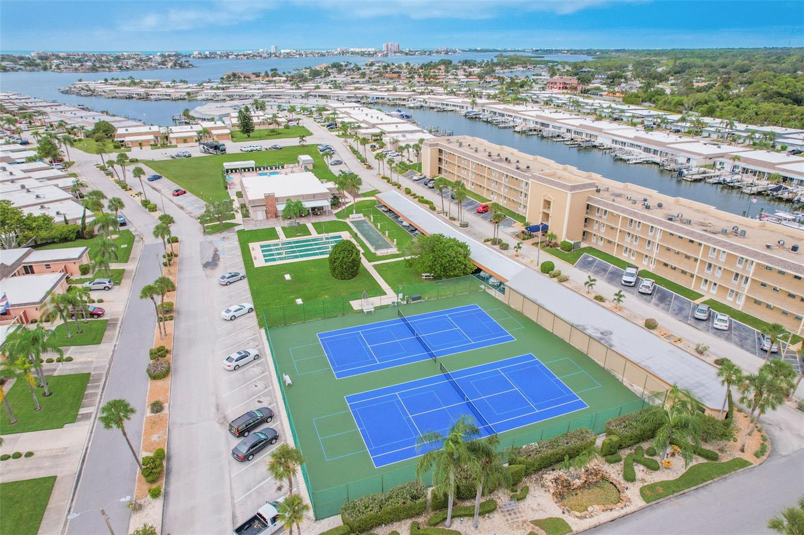BOCA CIEGA POINT EAST - Residential