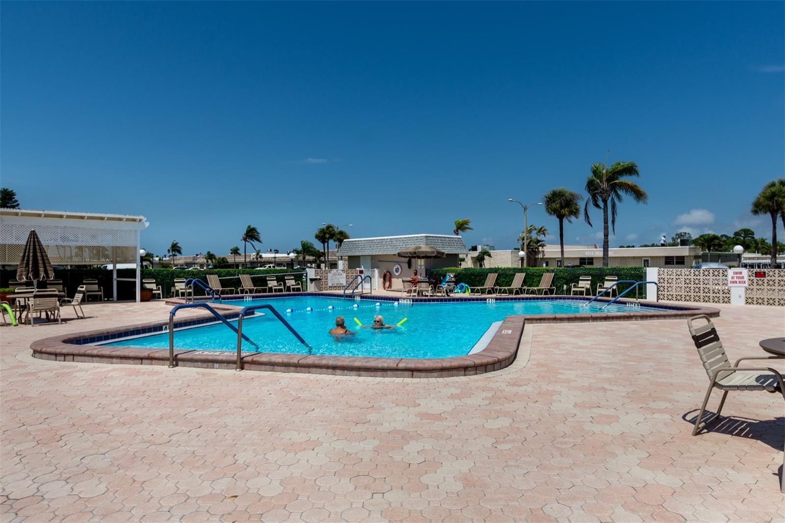 BOCA CIEGA POINT EAST - Residential