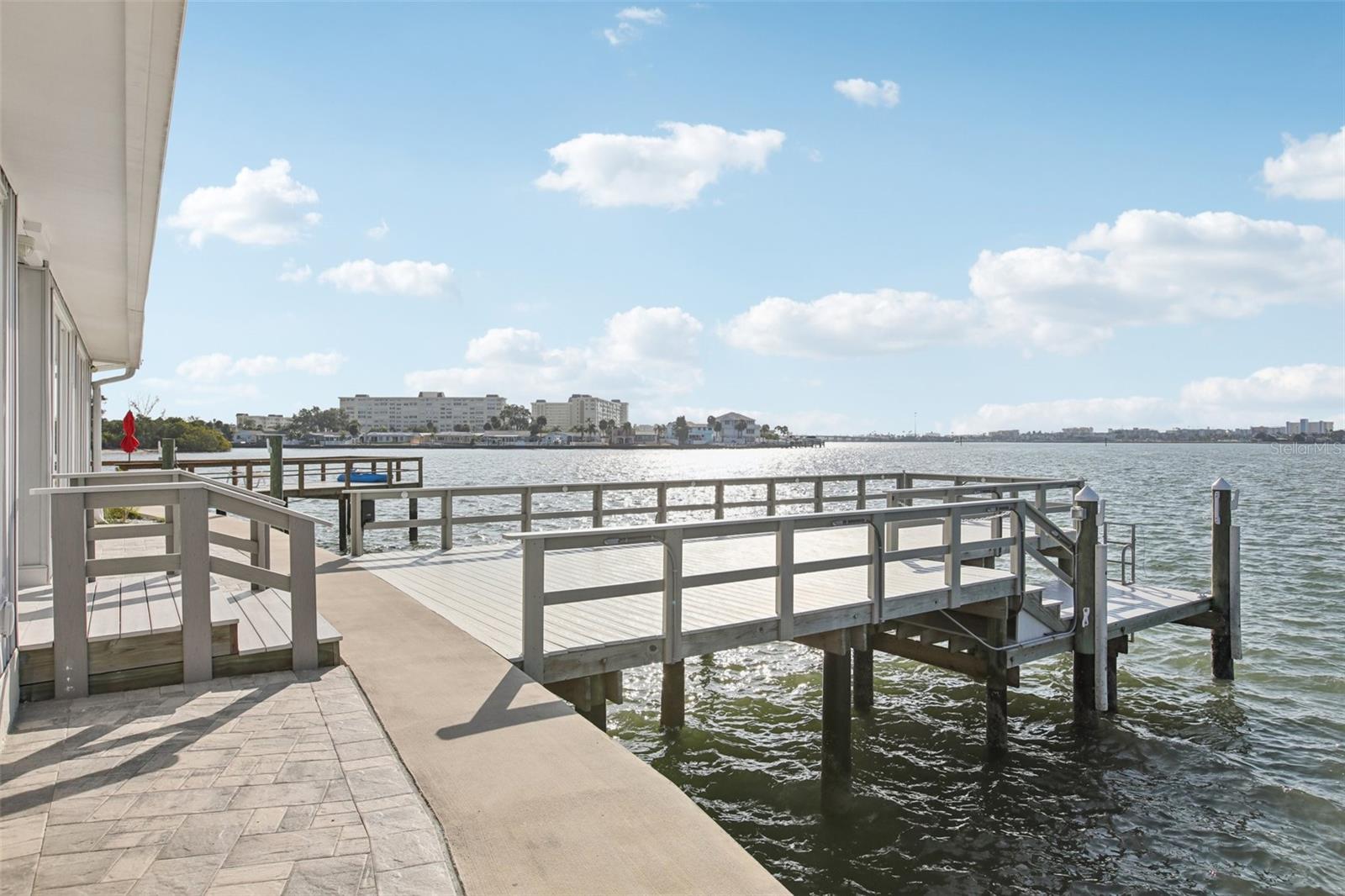 BOCA CIEGA POINT EAST - Residential