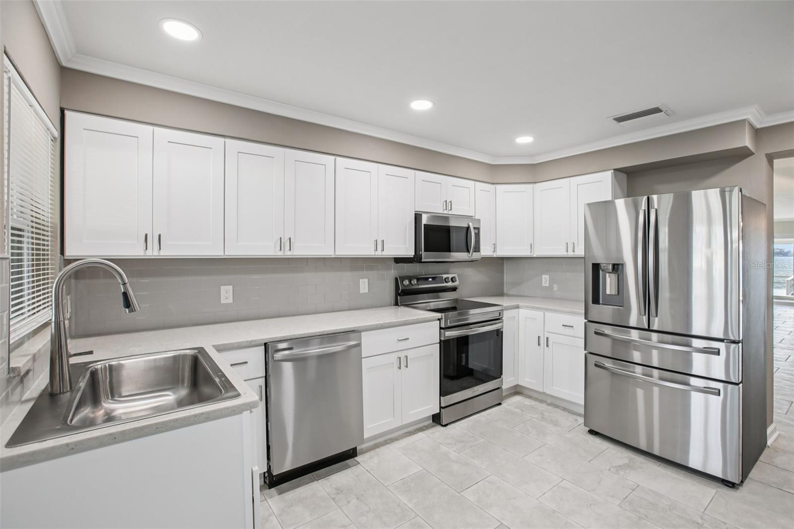 BOCA CIEGA POINT EAST - Residential