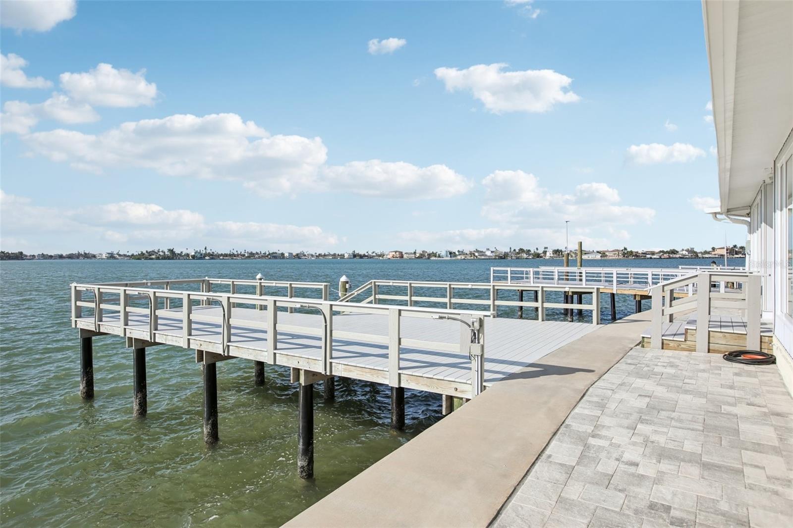 BOCA CIEGA POINT EAST - Residential