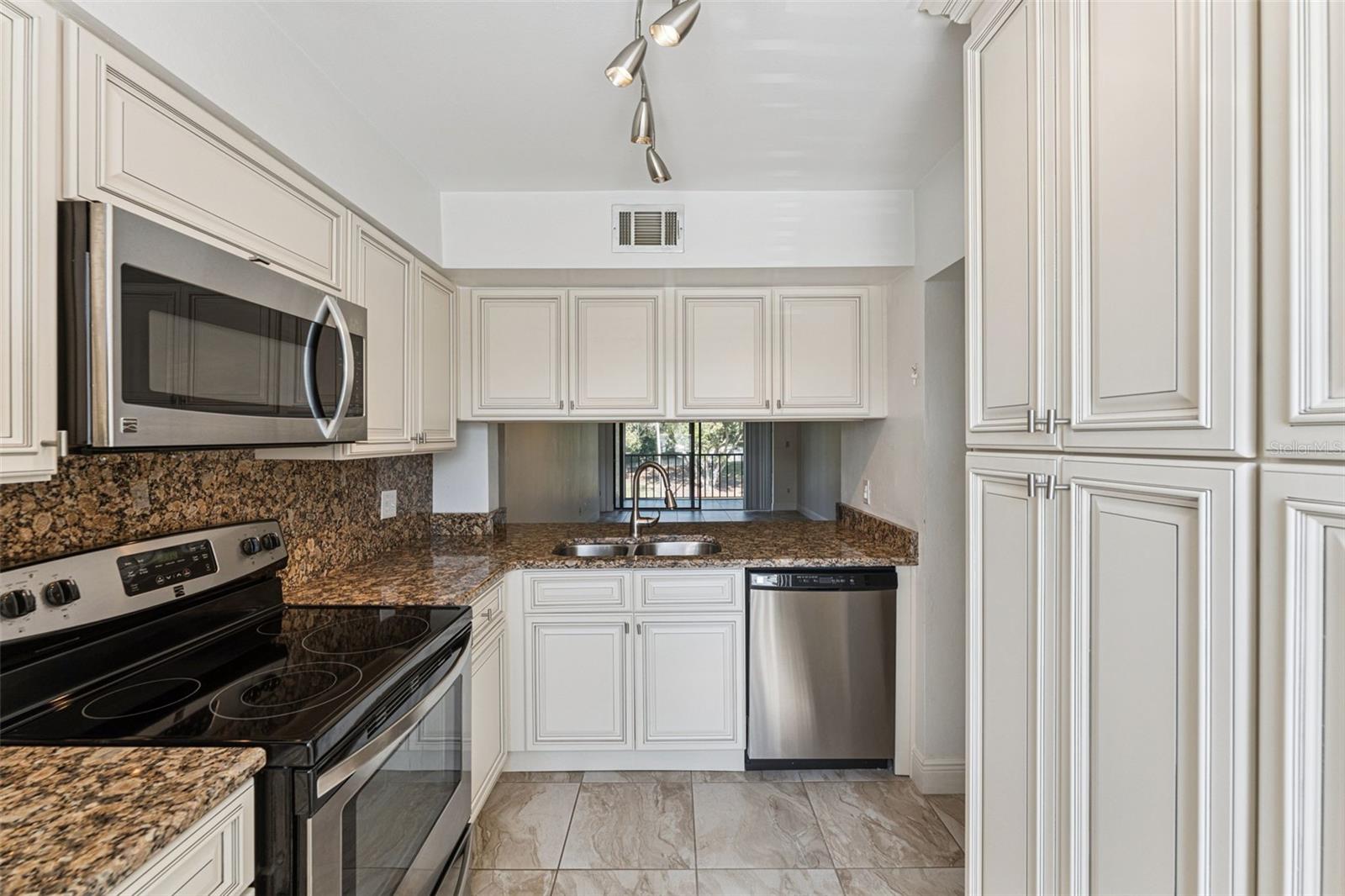 WESTRIDGE CONDO PH 01 - Residential