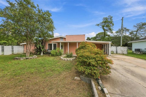 1215 56th Avenue Drive E, Bradenton, FL 34203