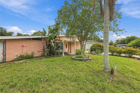 1215 56th Avenue Drive E, Bradenton, FL 34203