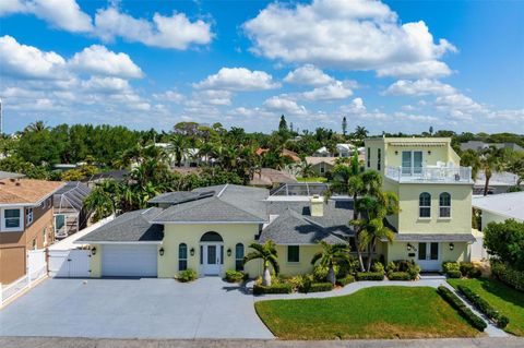 Photo of 620 Cornwell On The Gulf, Venice, FL 34285 (MLS # N6144106)