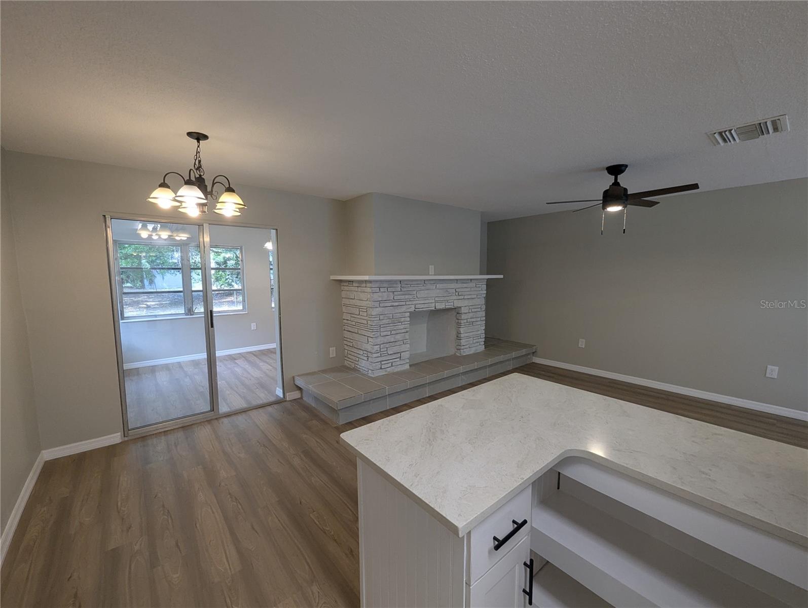 159 NE 10TH STREET