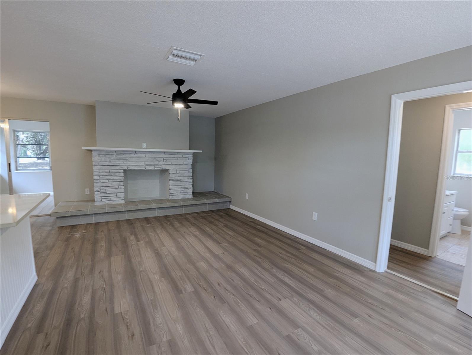 159 NE 10TH STREET