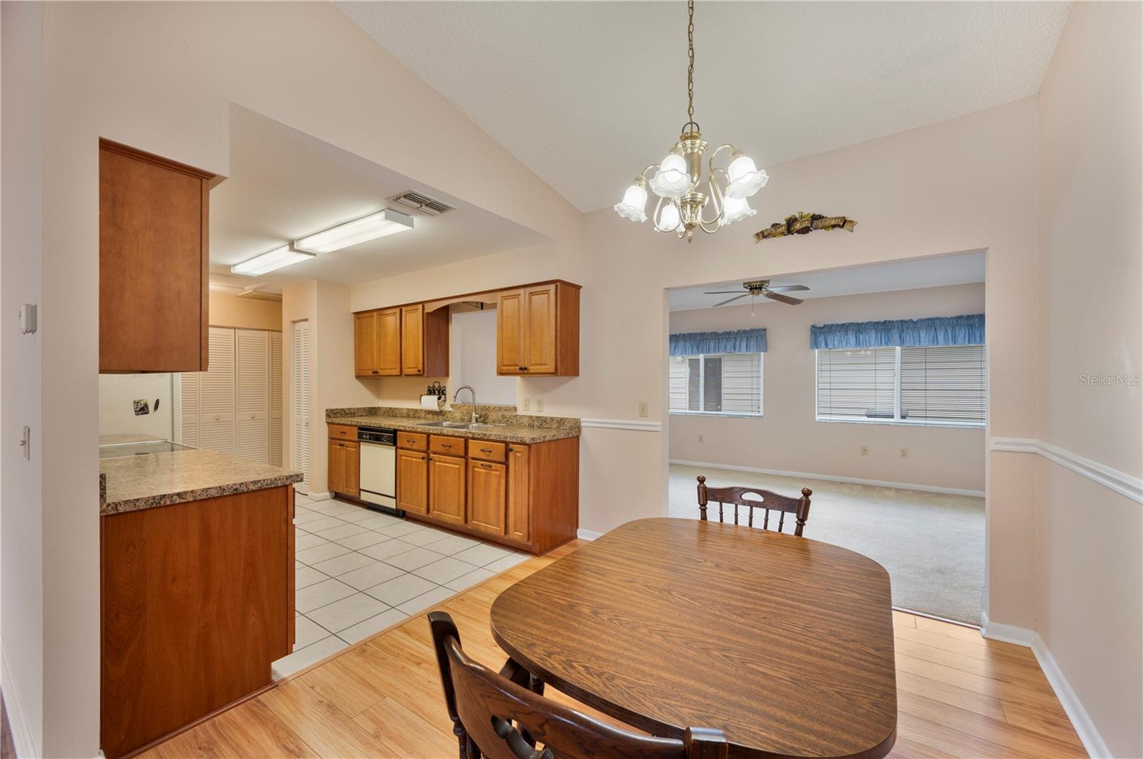 COLONNADES PH 02 - Residential