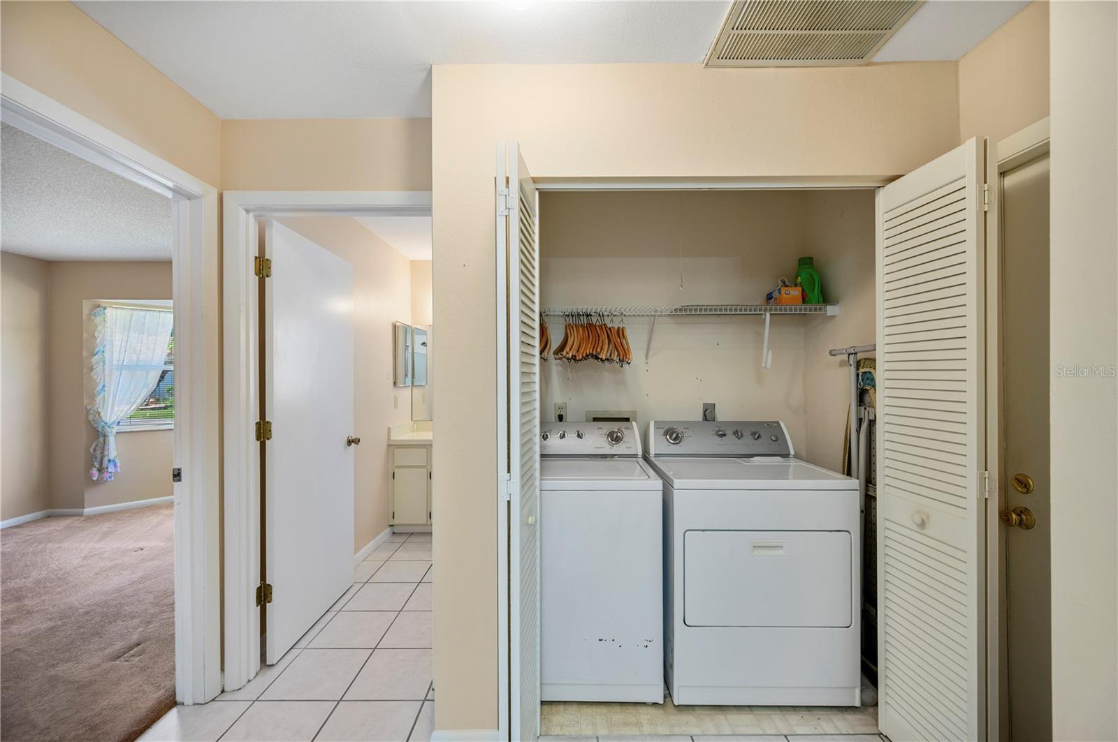 COLONNADES PH 02 - Residential