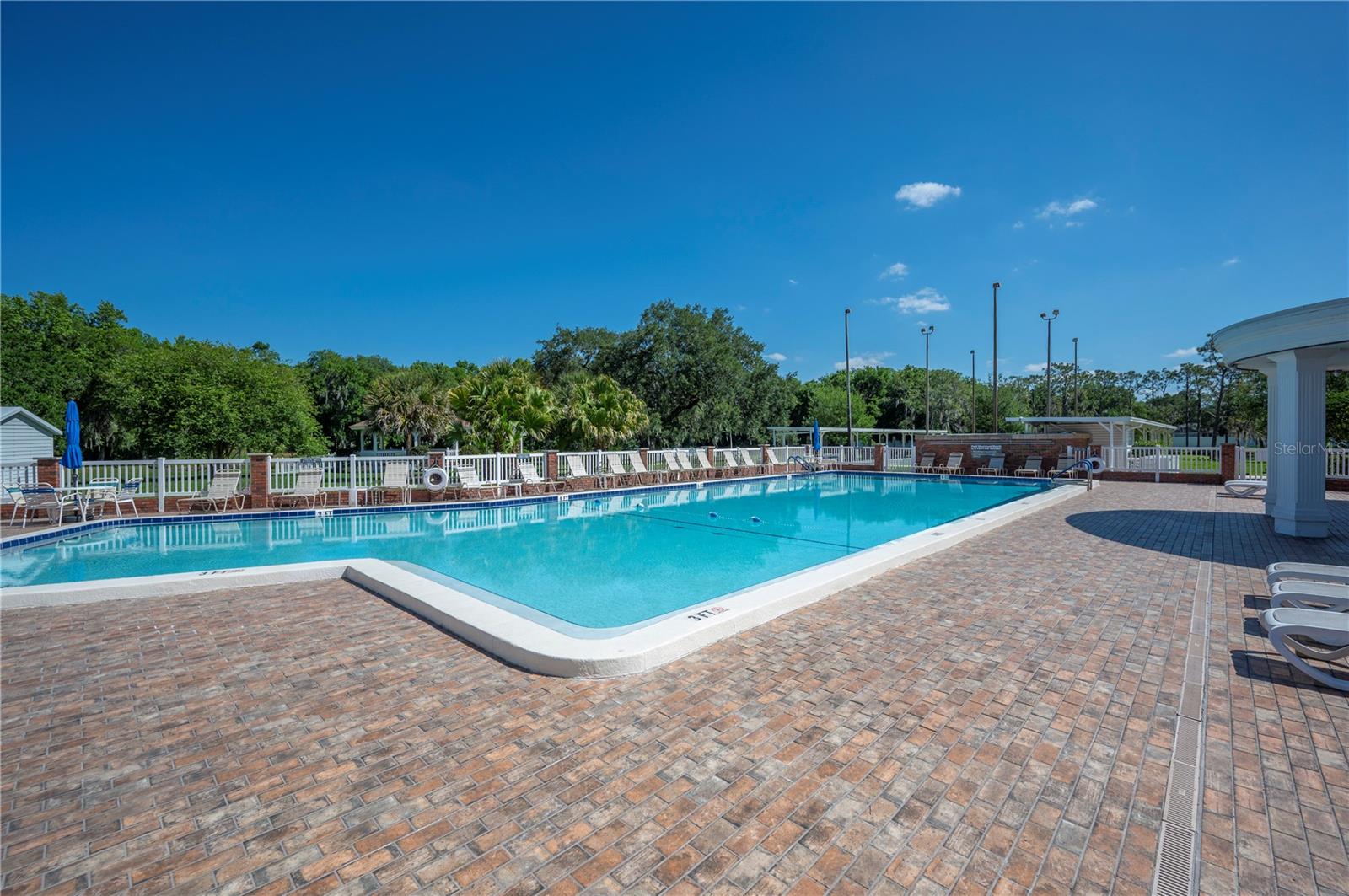 COLONNADES PH 02 - Residential