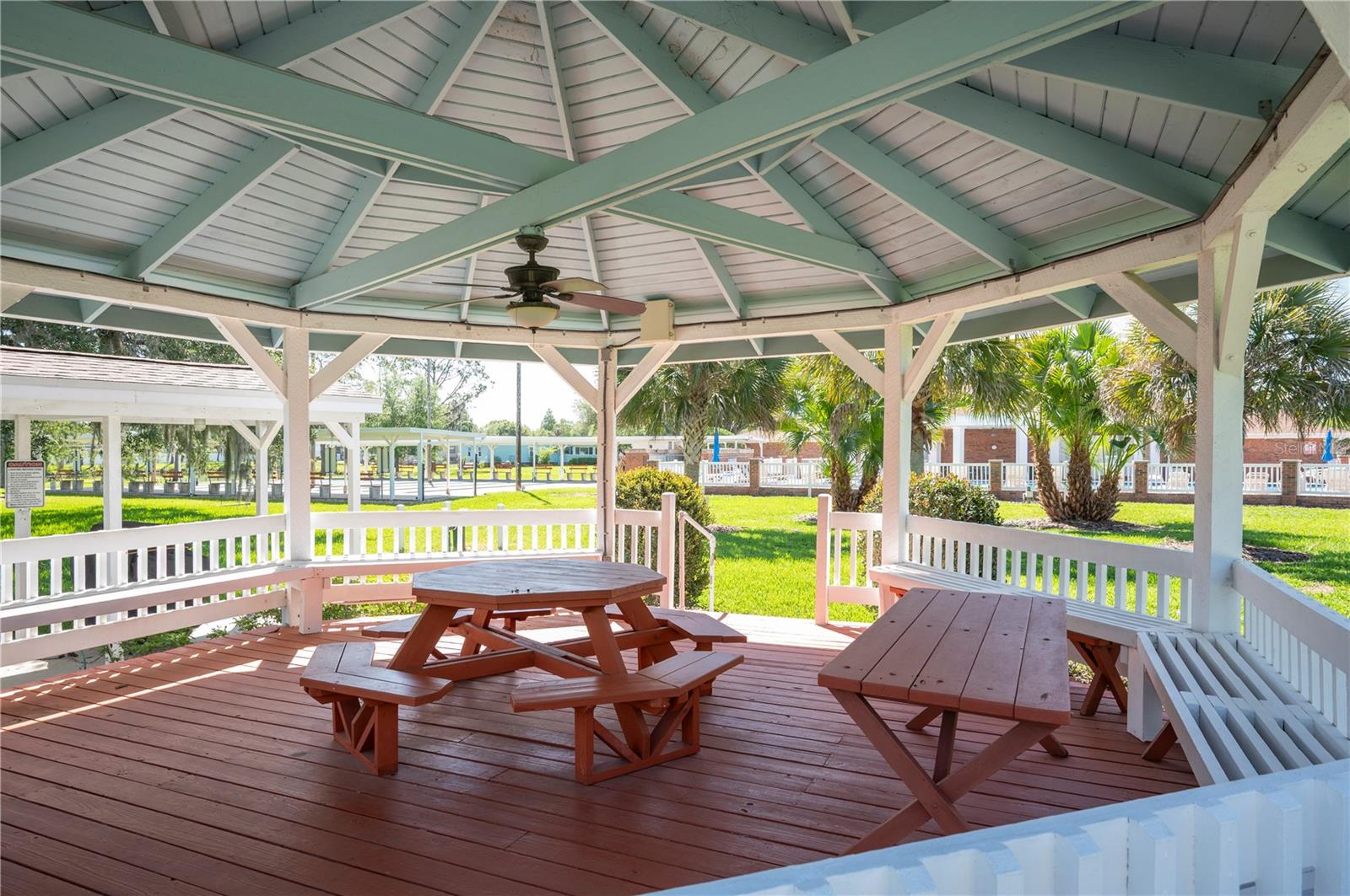 COLONNADES PH 02 - Residential