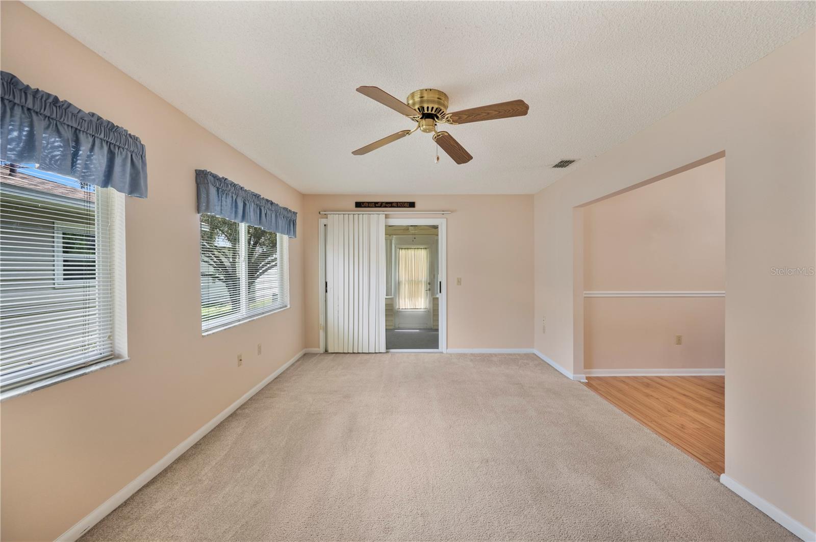 COLONNADES PH 02 - Residential