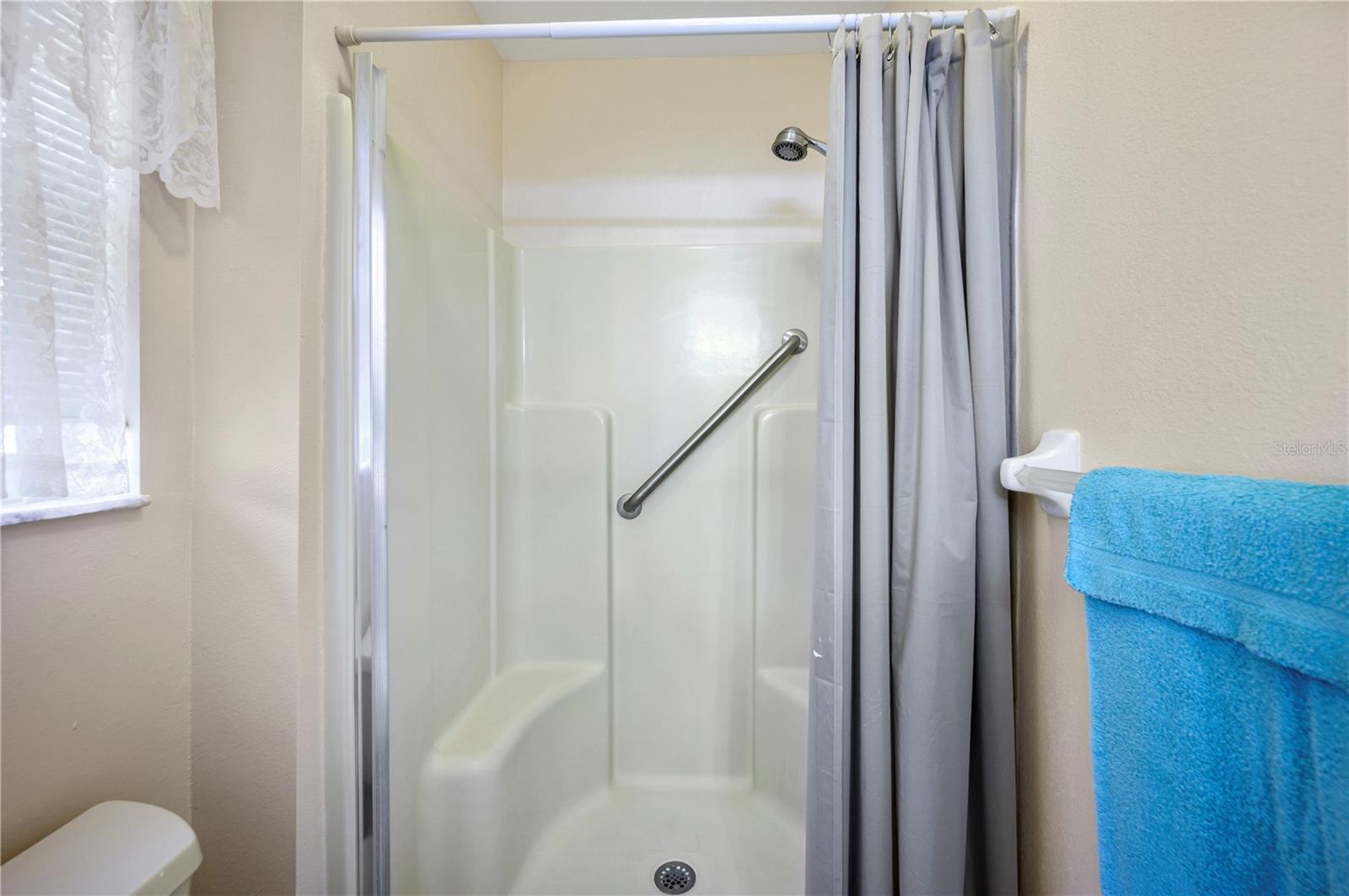 COLONNADES PH 02 - Residential