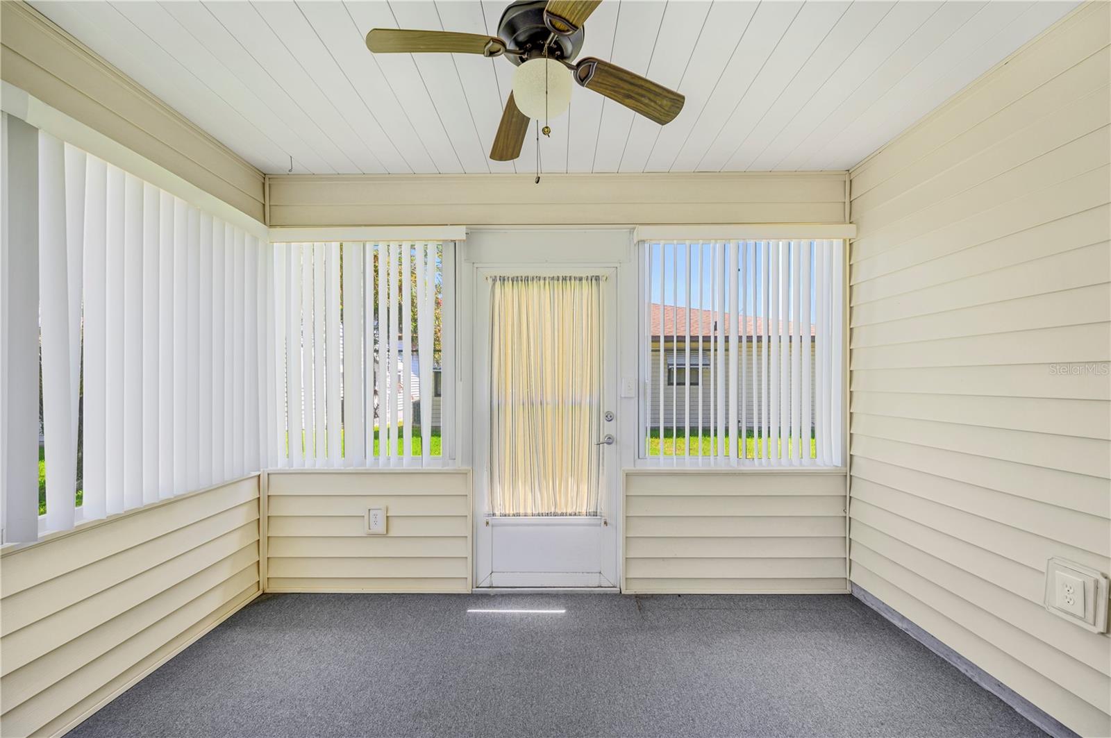 COLONNADES PH 02 - Residential