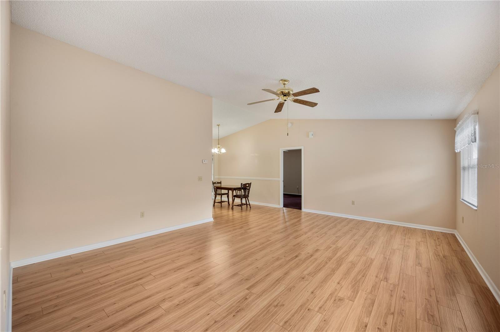 COLONNADES PH 02 - Residential