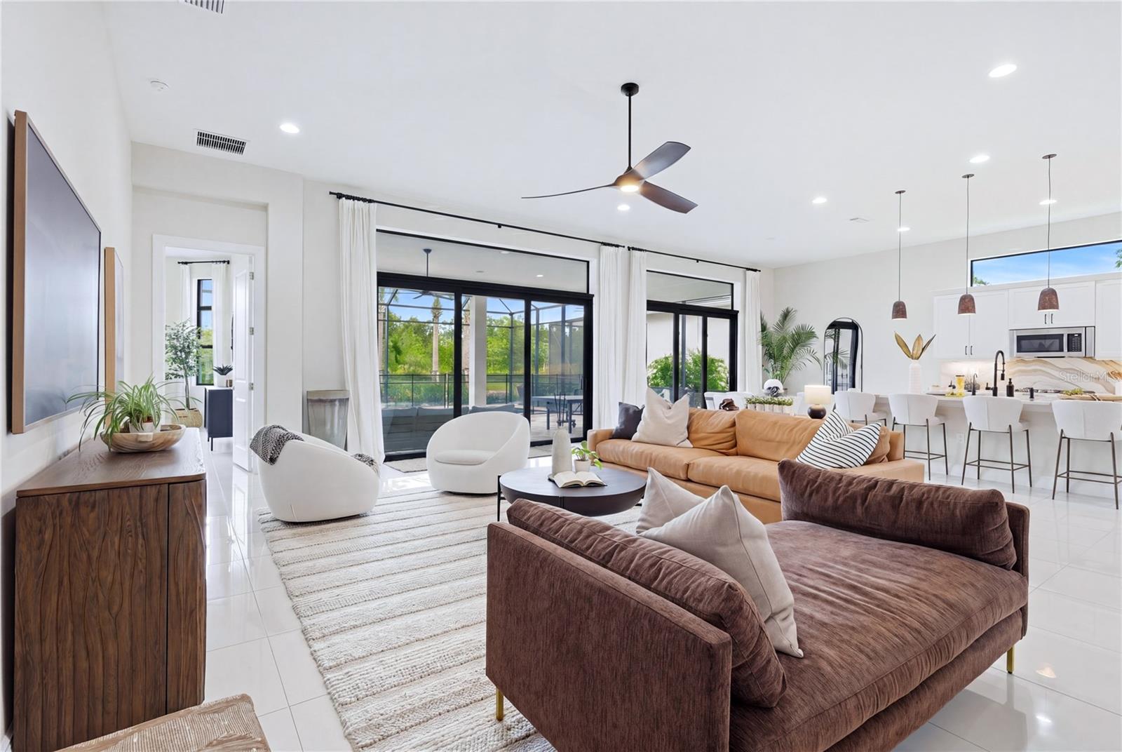 ARTISTRY SARASOTA - Residential