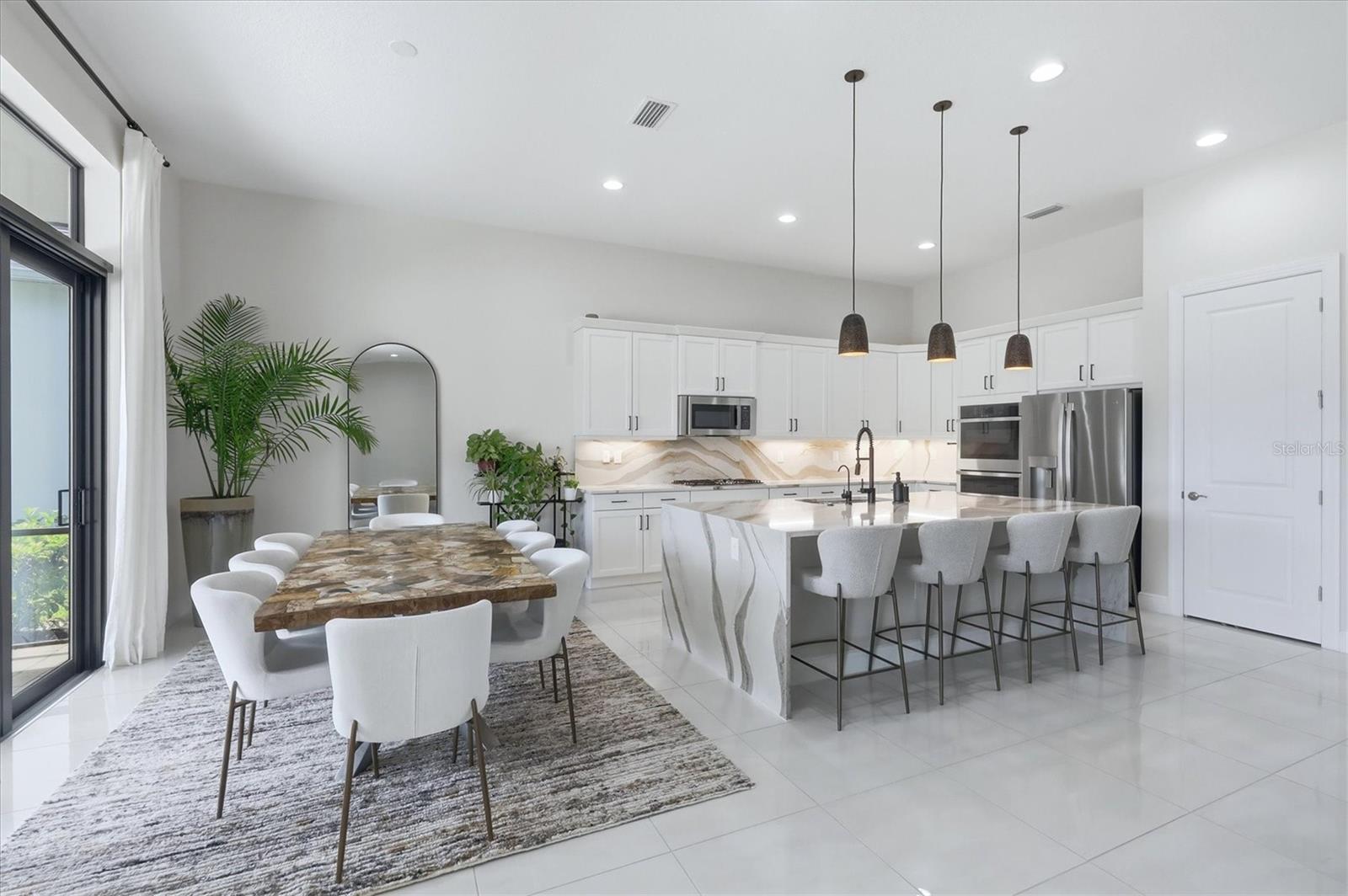 ARTISTRY SARASOTA - Residential
