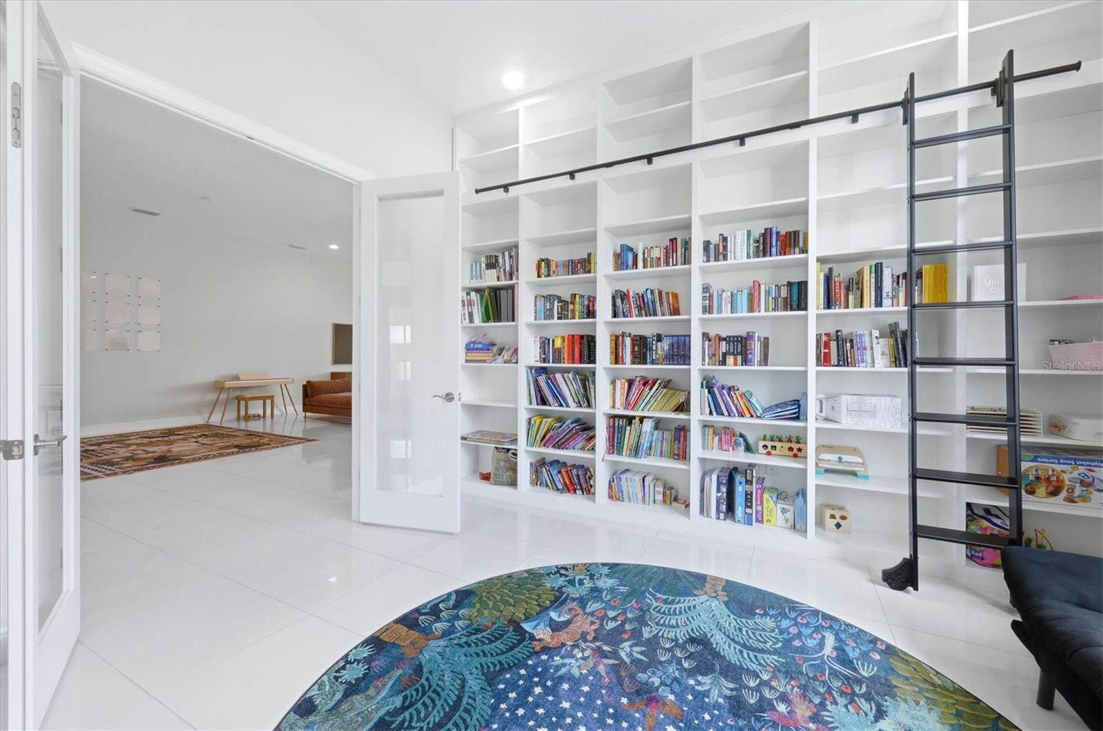 ARTISTRY SARASOTA - Residential