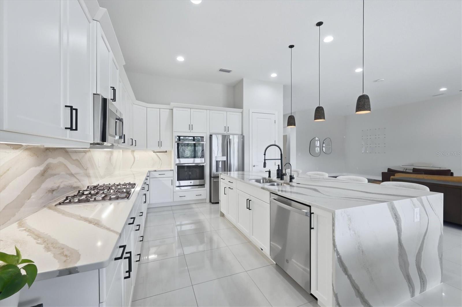 ARTISTRY SARASOTA - Residential