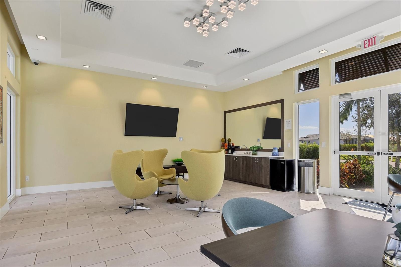 ARTISTRY SARASOTA - Residential