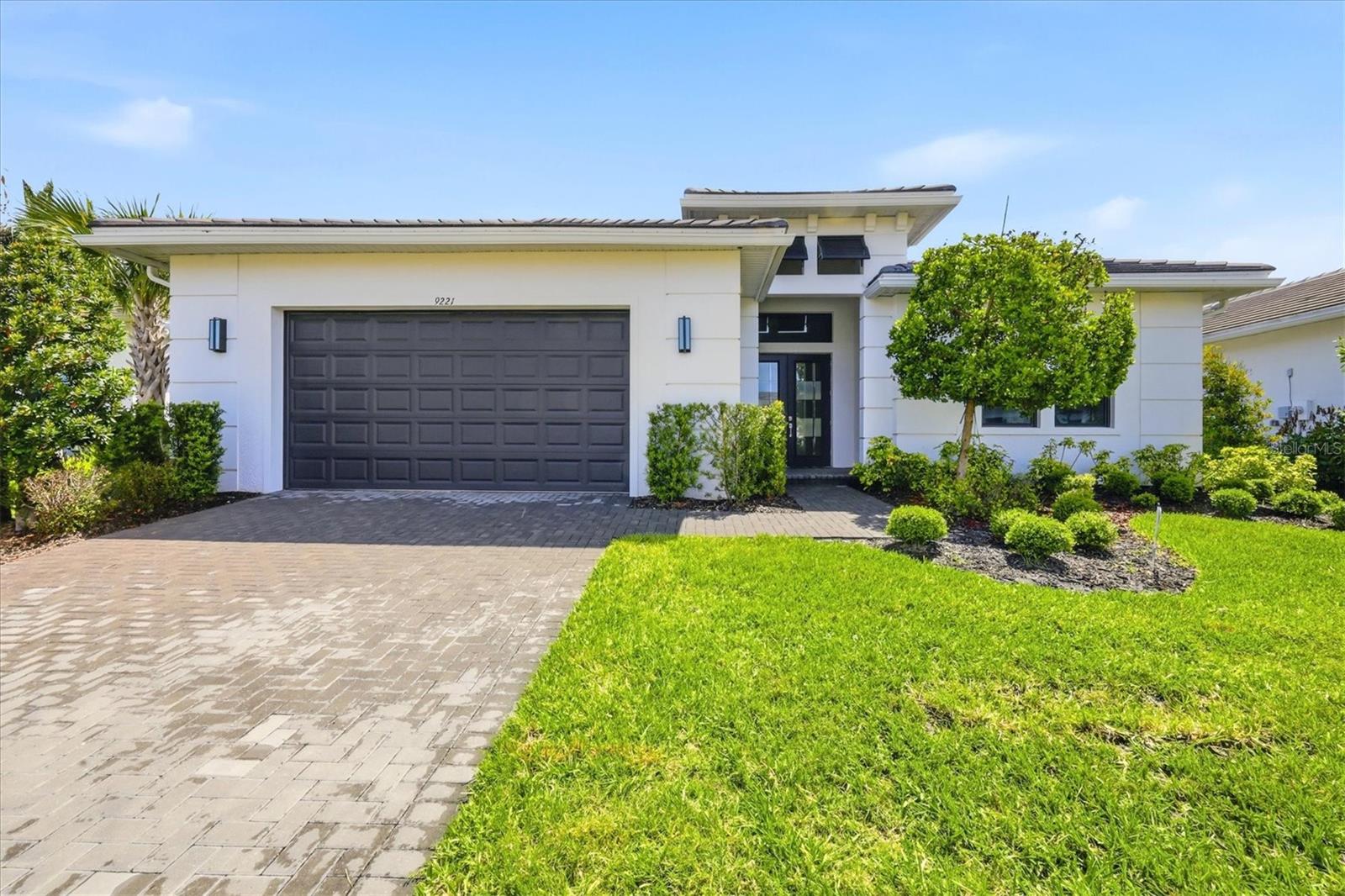 ARTISTRY SARASOTA - Residential