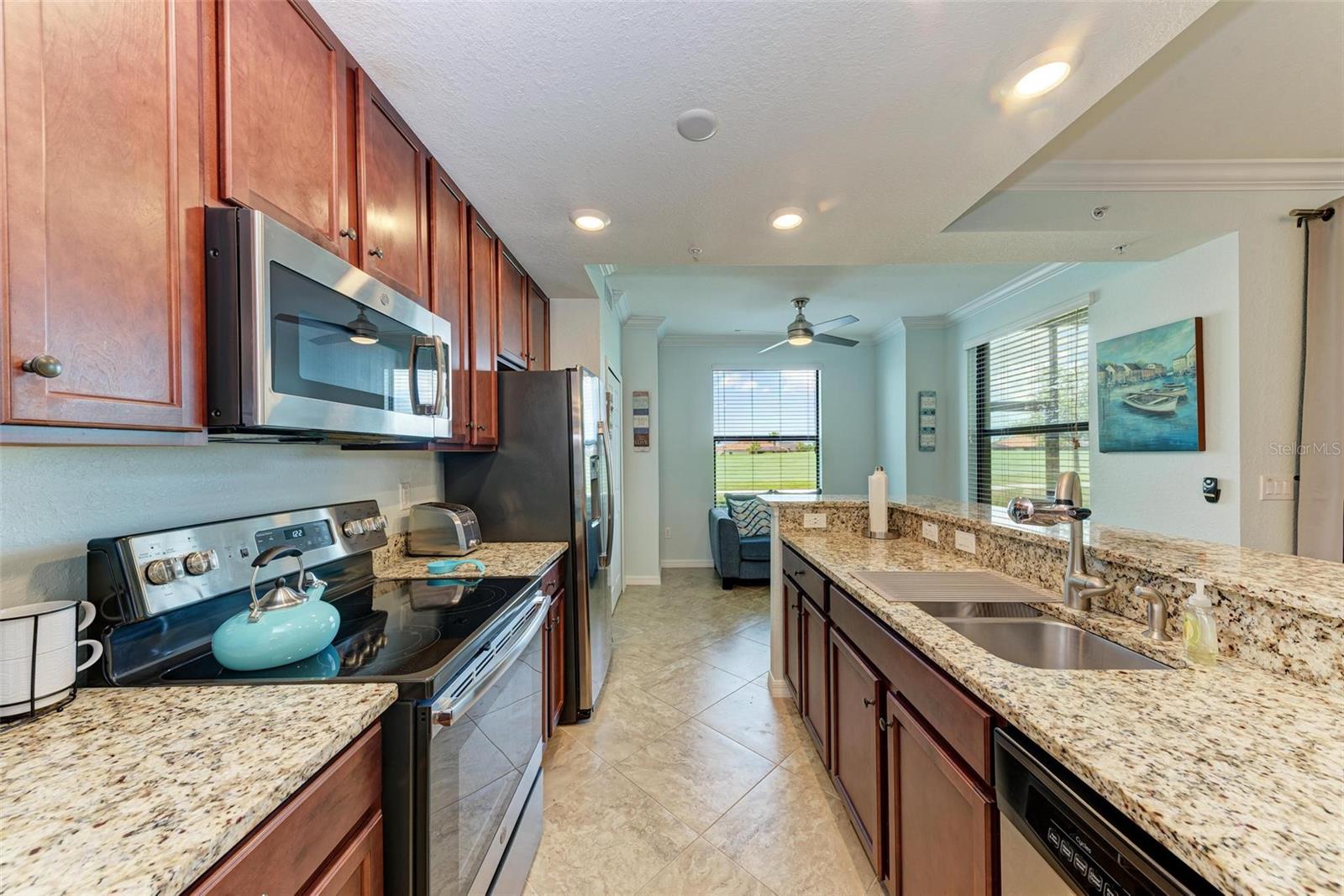 LAKEWOOD NATIONAL UNIT 104 VERANDA II - Residential