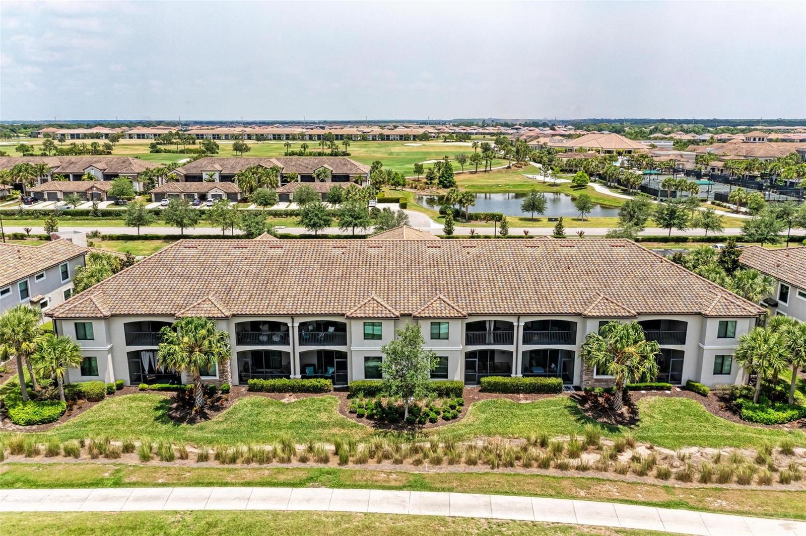 LAKEWOOD NATIONAL UNIT 104 VERANDA II - Residential