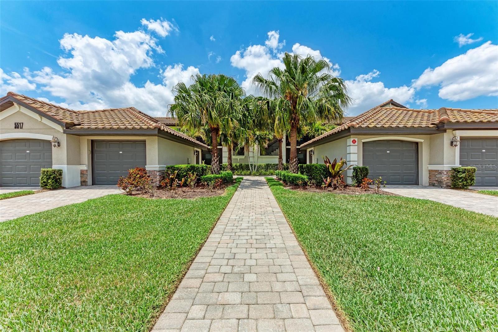 LAKEWOOD NATIONAL UNIT 104 VERANDA II - Residential