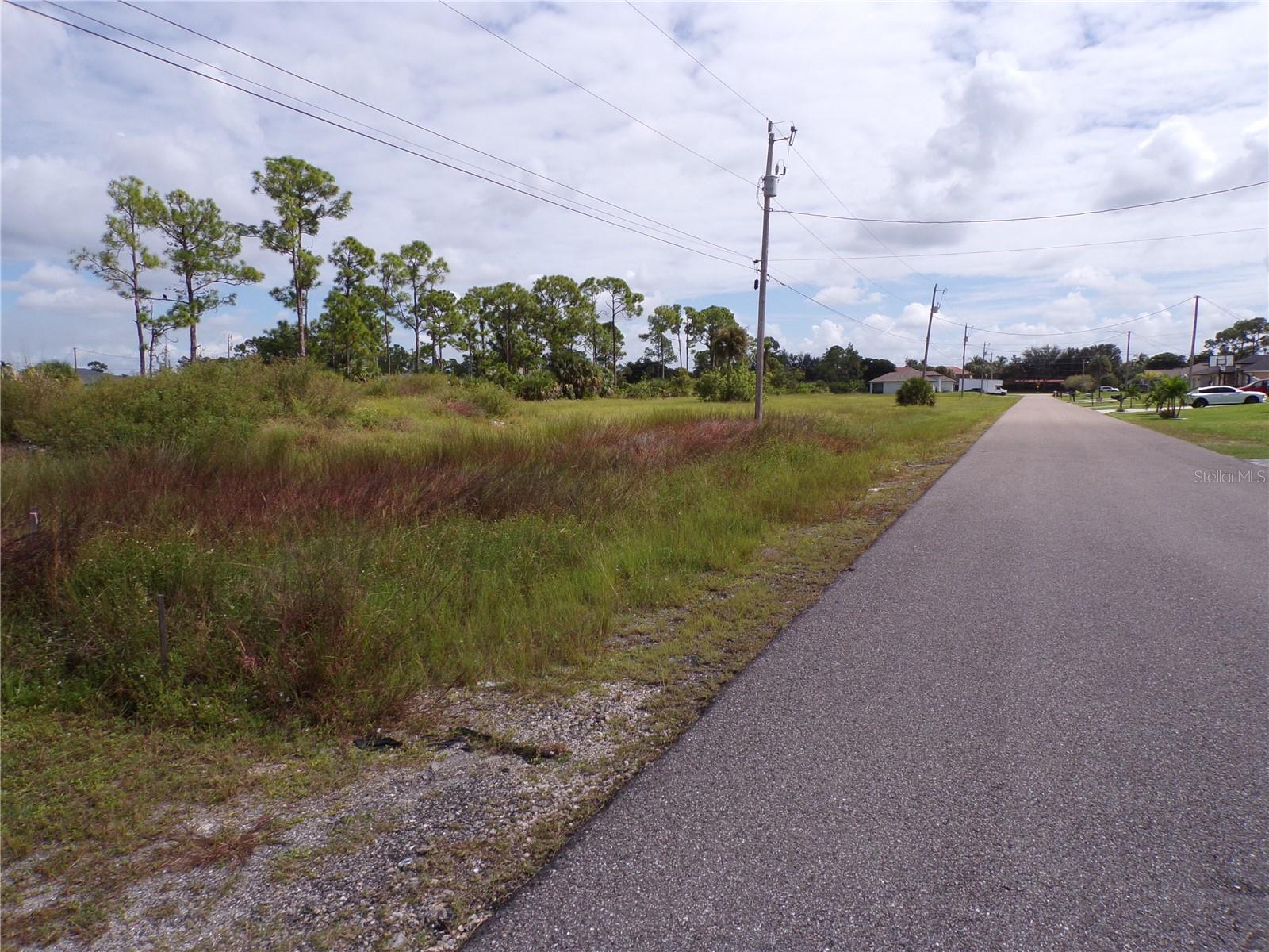 CAPE CORAL - Land