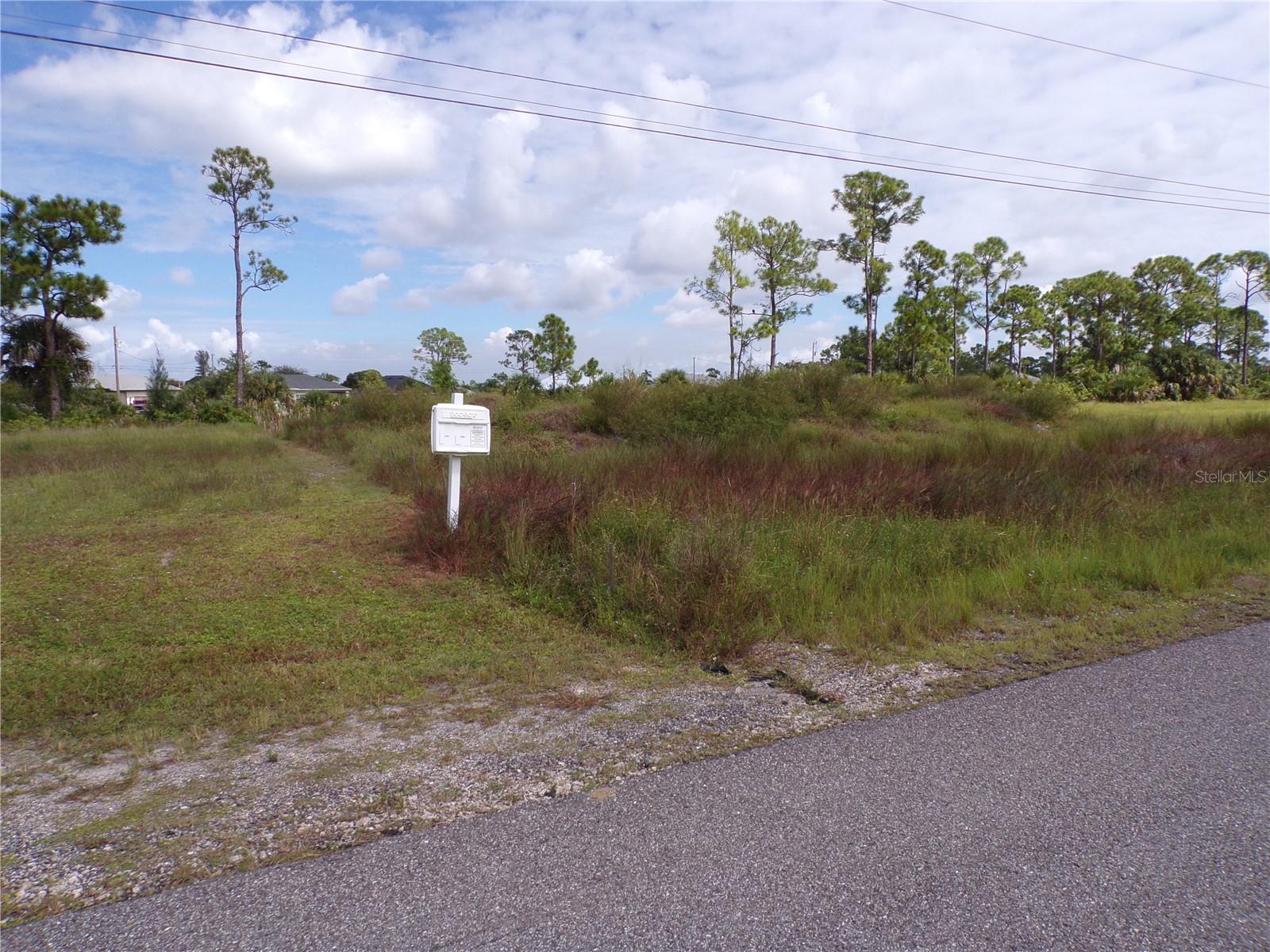 CAPE CORAL - Land