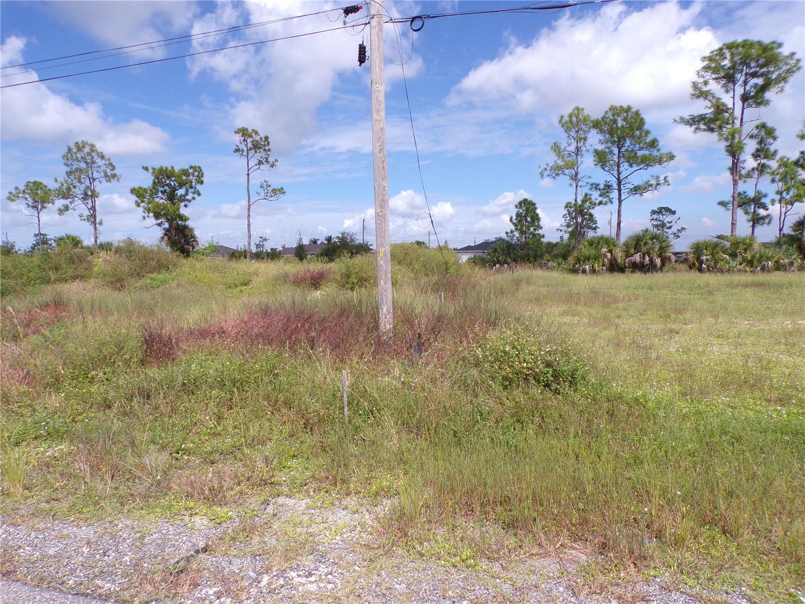 CAPE CORAL - Land